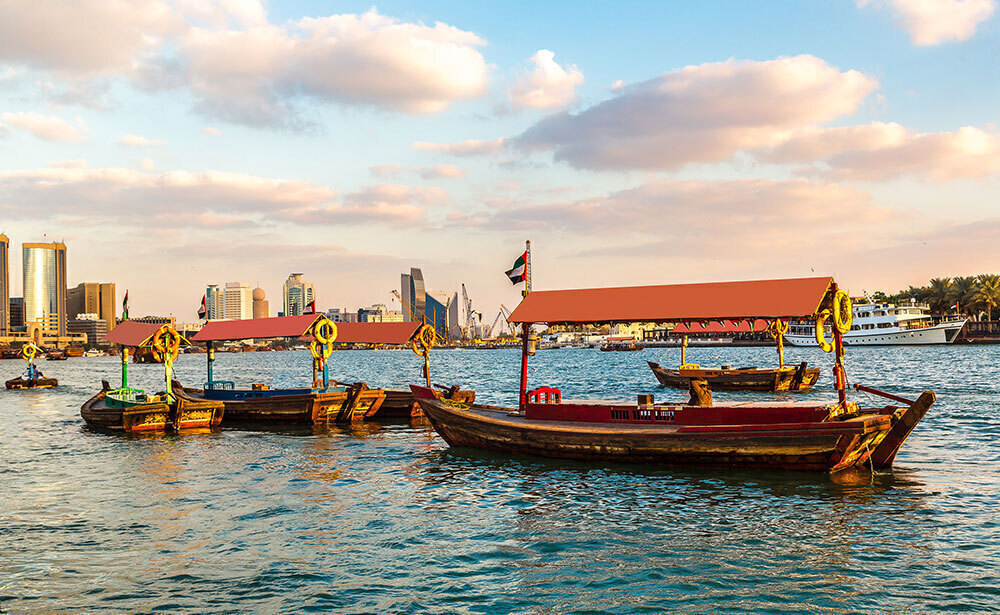 アブラ舟乗船<br/>(アラブ首長国連邦/ドバイ)