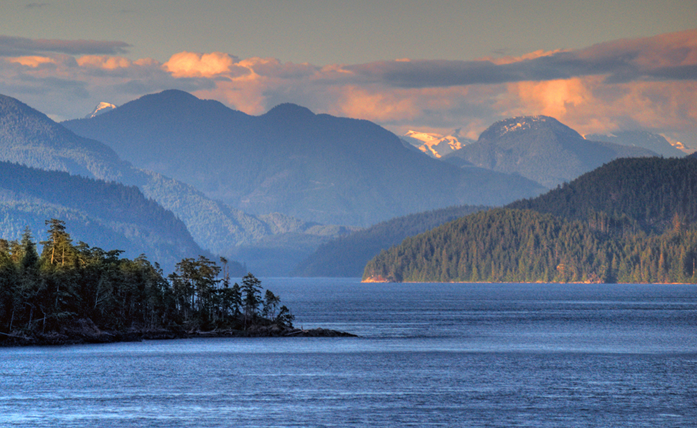 アラスカのフィヨルド(イメージ)