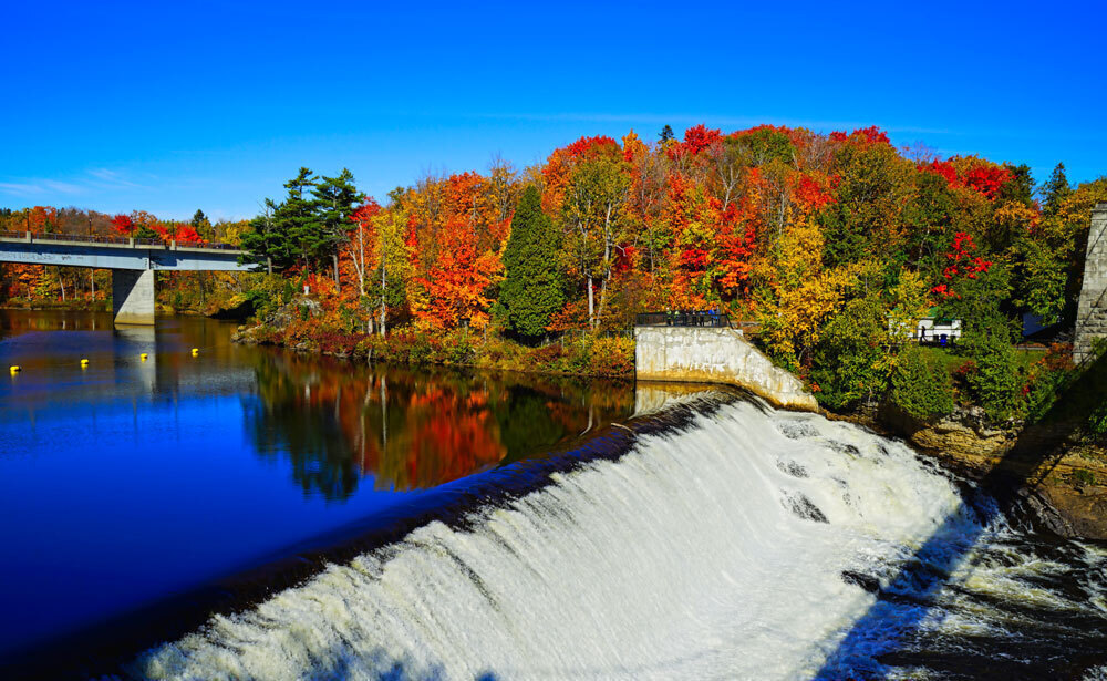 モンモランシーの滝(カナダ/ケベック)