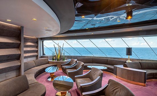 ヨットクラブ トップセイルラウンジ